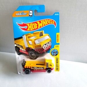 2015 Yellow and Red Hot Wheels  City Works The Haulinator  Toy Vehicle